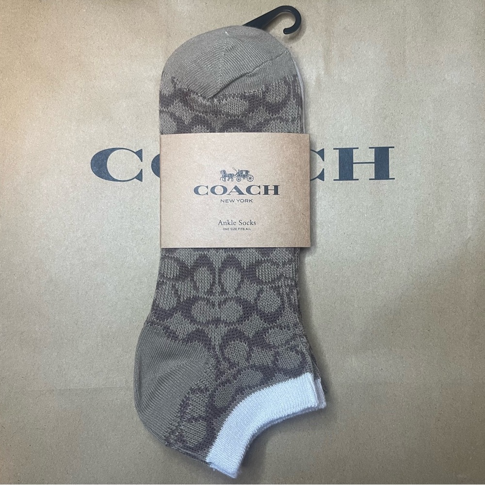 Coach Outlet Signature Ankle Length Socks